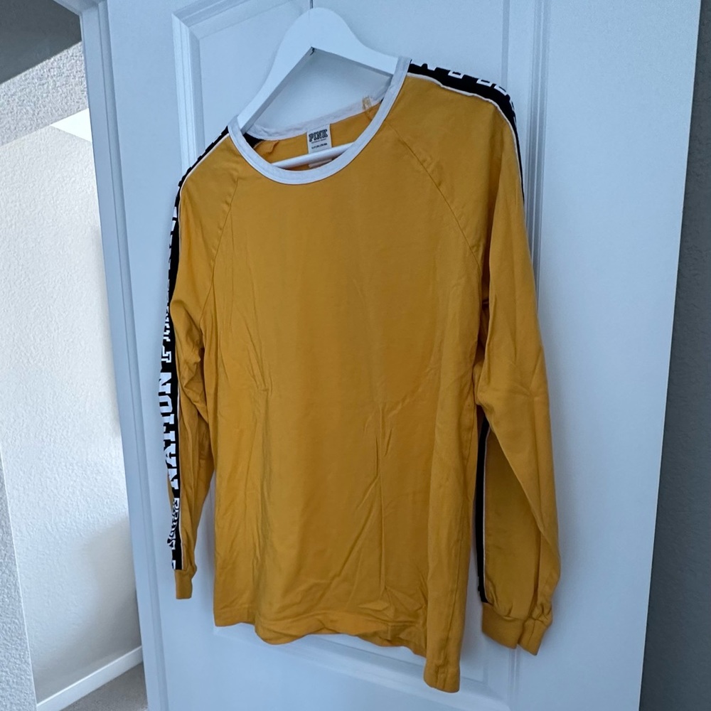 🔥 PINK VS Small long sleeve logo shirt